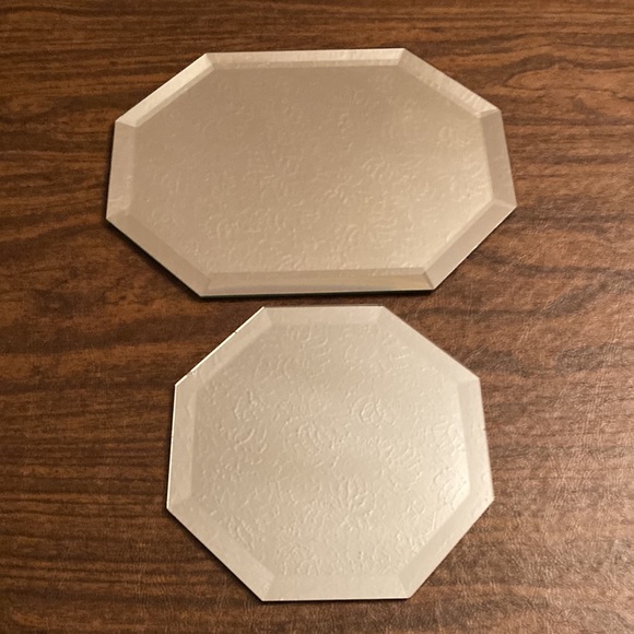 Octagon shaped Bevels Mirror to Display your Beautiful collectibles Bundle of 2 - Picture 1 of 10
